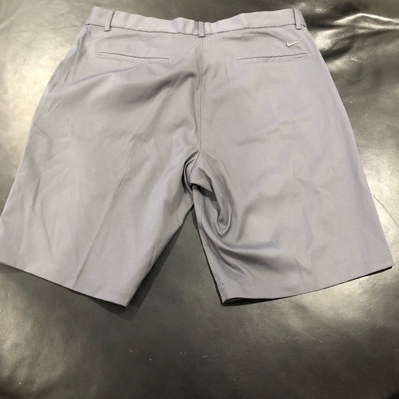 Men’s Nike Golf Shorts - Picture 2 of 2